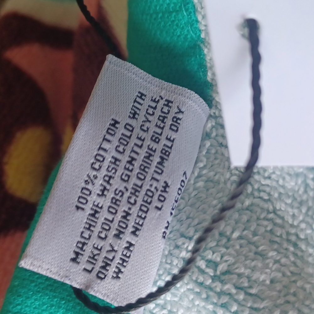 VERA BRADLEY BEACH TOWEL⛱️ - Picture 7 of 7